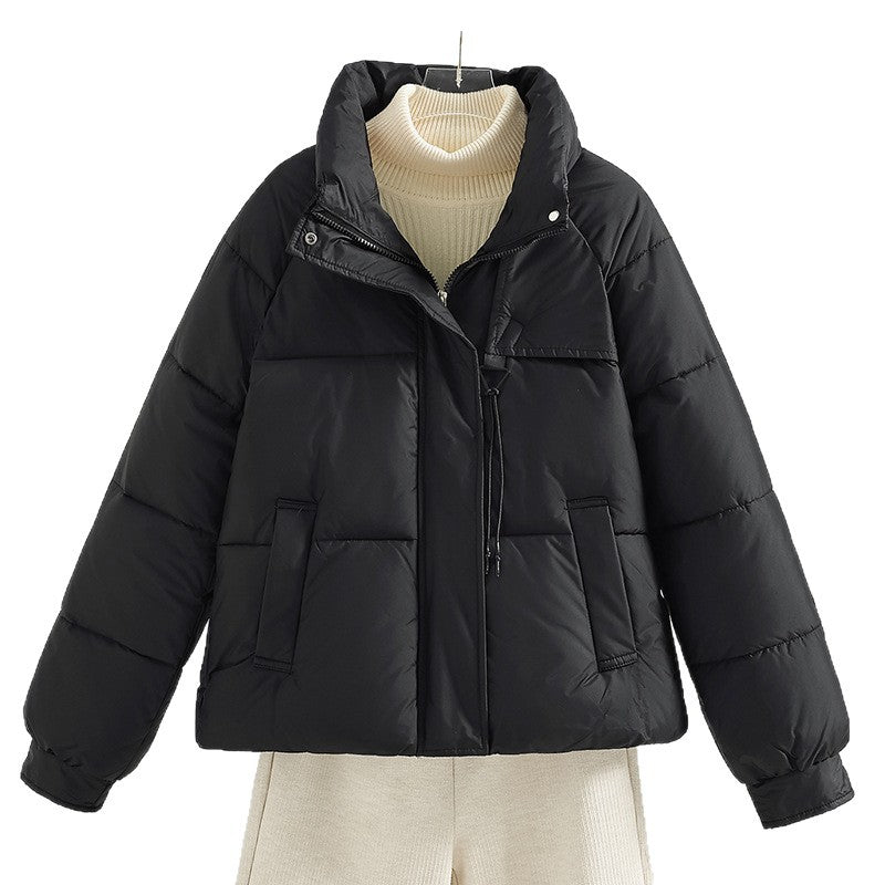 Veste courte matelassée Boxy pour femmes avec col montant, cordon de serrage à la poitrine et poches à rabat obliques Echo Archiv