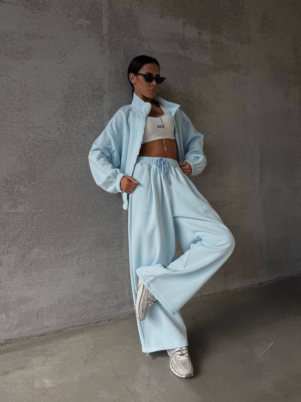 Ensemble de sweat-shirt oversize pour femmes avec veste zippée et pantalon de jogging ample Echo Archiv