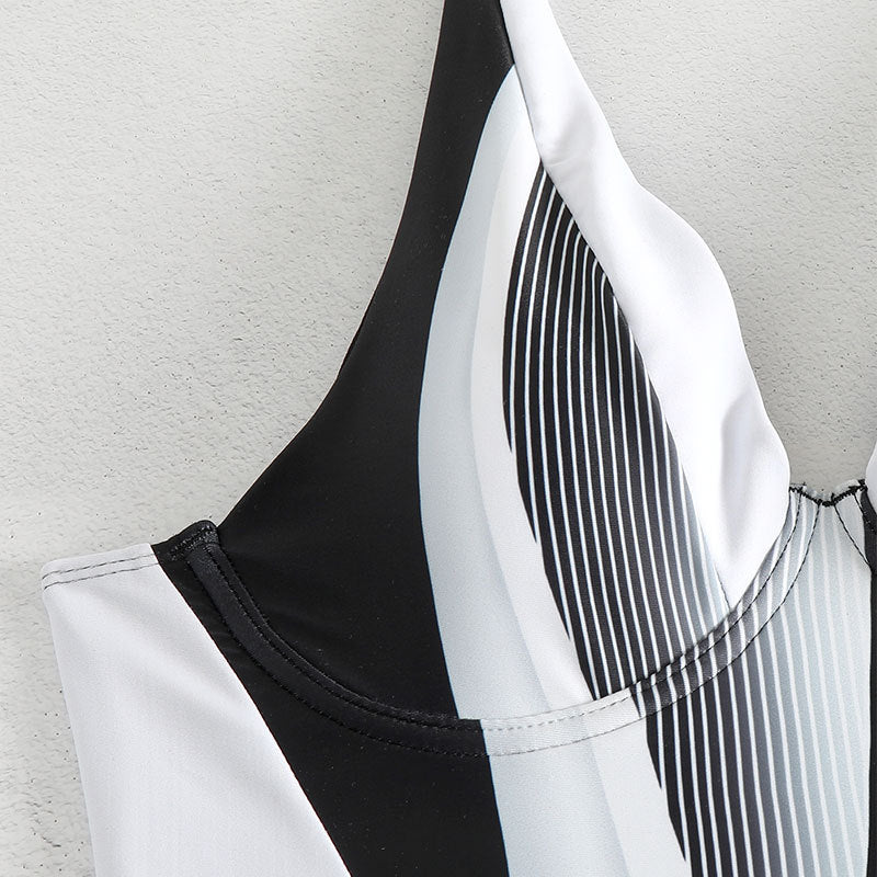 Maillot de bain une pièce sportif pour femmes avec motif graphique R&B