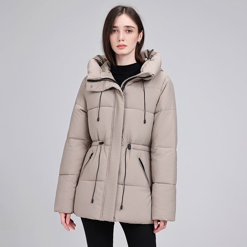 Parka à capuche matelassé pour femmes avec cordon de serrage ajustable à la taille, fermeture éclair cachée et bords côtelés Echo Archiv