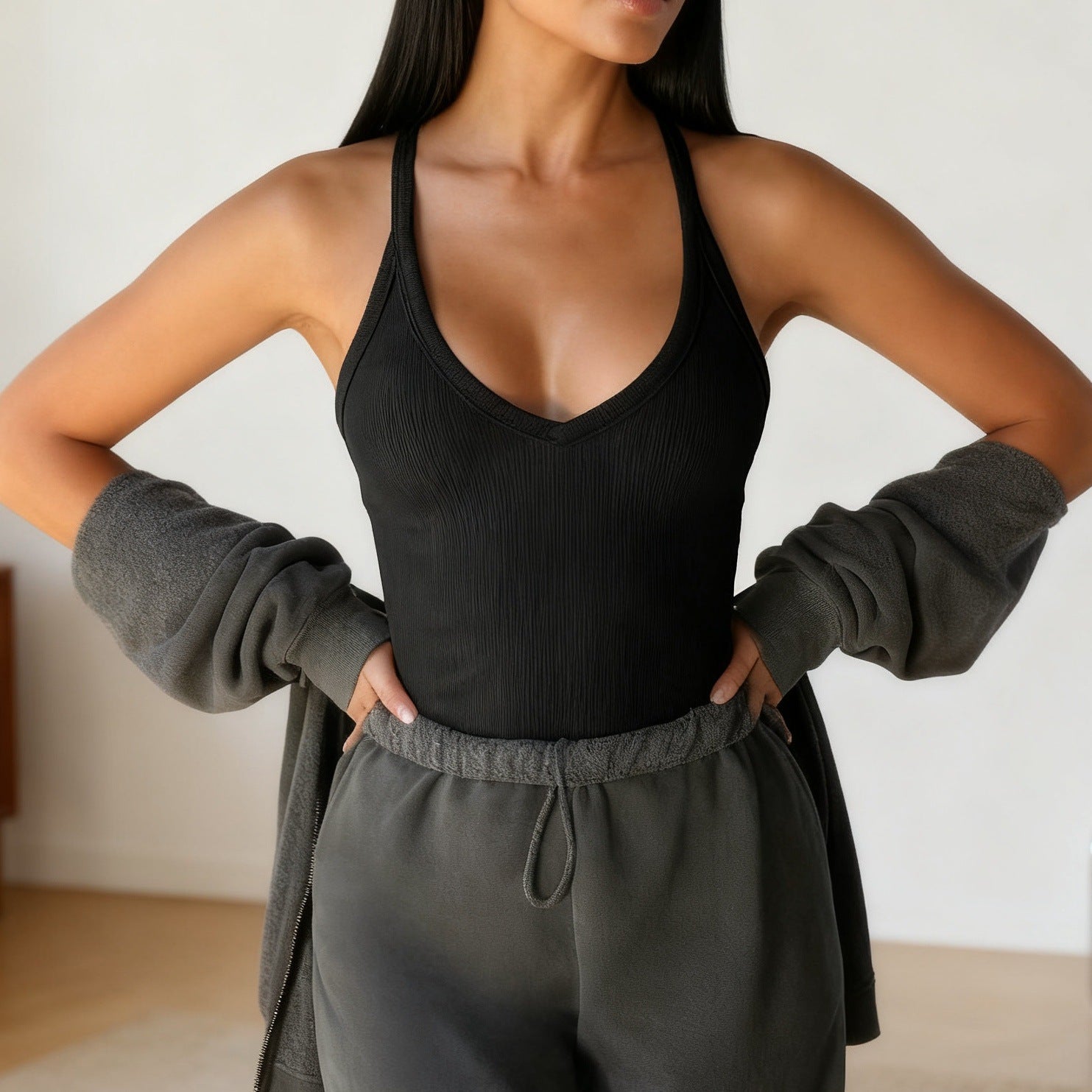 Gilet Sportif Femme avec décolleté en V profond et bretelles réglables R&B