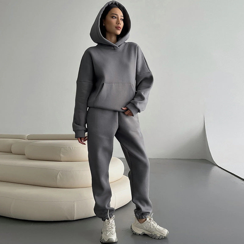 Ensemble de loungewear confortable pour femmes en deux parties avec un sweat à capuche oversize, poche kangourou et jogger à cheville élastique en French Terry Echo Archive