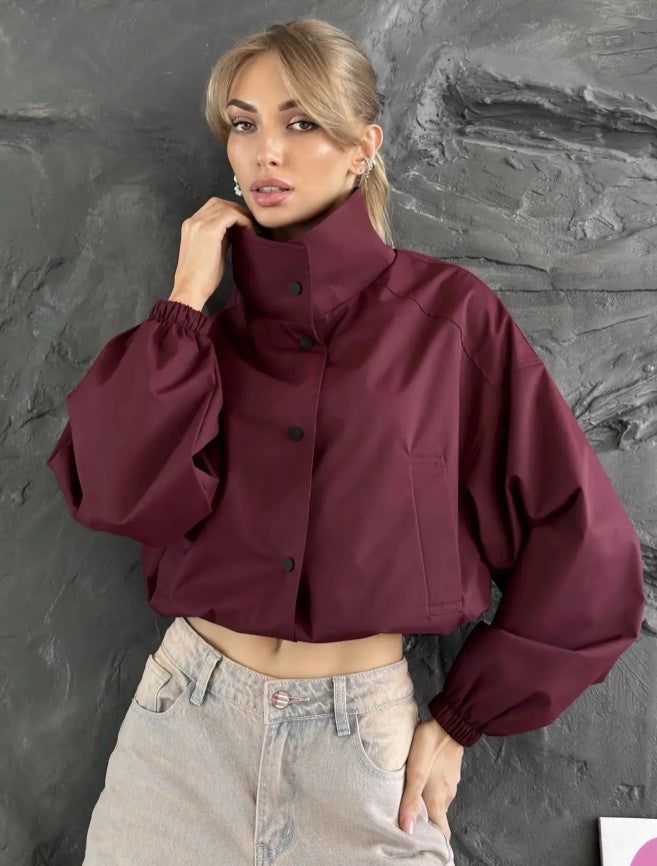 Veste courte à la mode pour femmes avec col haut