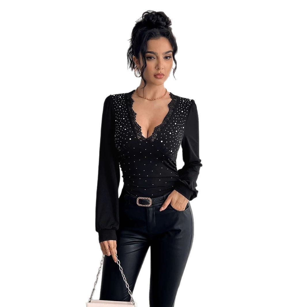 T-shirt à manches longues cintré pour femmes avec décolleté en dentelle plongeant, fronces et ornements en cristal R&B