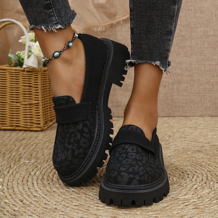 Mocassins pour femmes avec matériau structuré et semelle stylée R&B