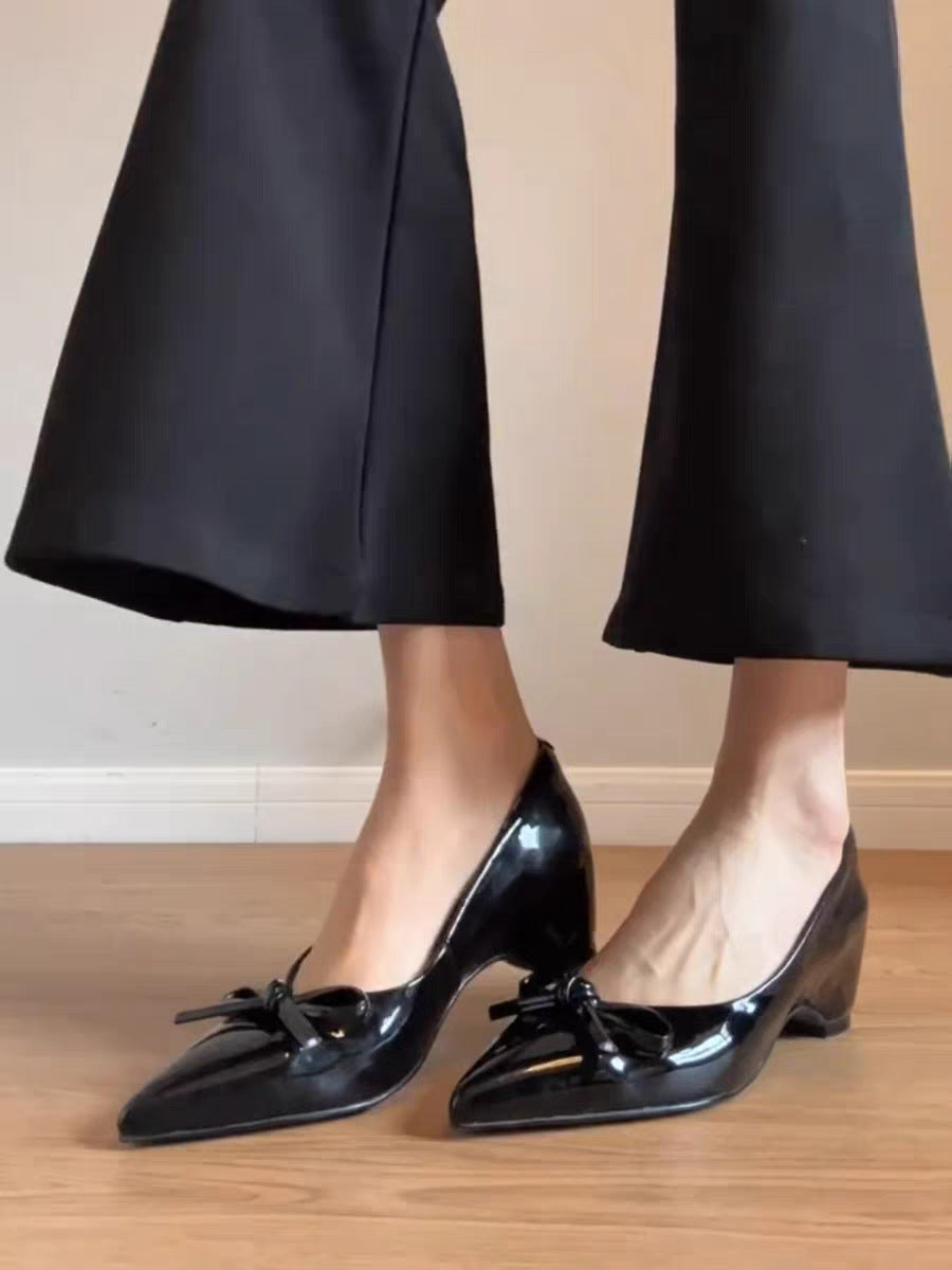 Pompes Slingback élégantes pour femmes avec une fine lanière et un talon bloc confortable R&B