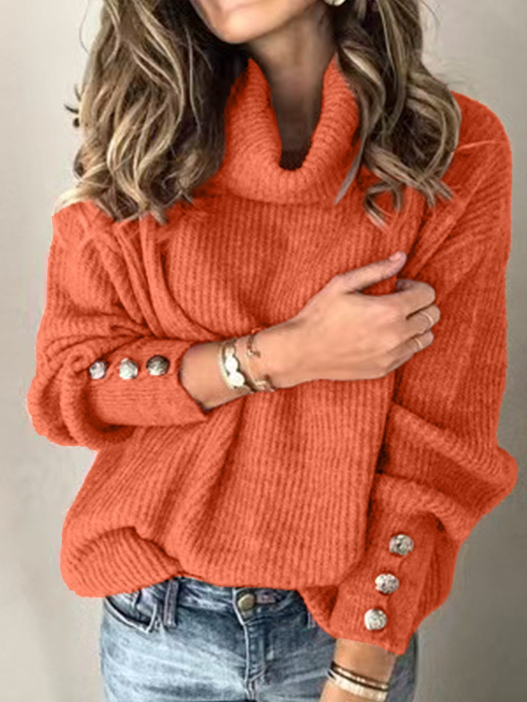 Pull à col roulé oversize confortable pour femmes avec boutons décoratifs sur les manches Echoarchiv