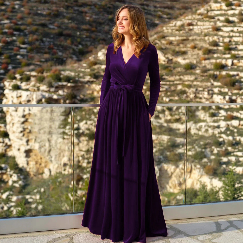 Robe maxi portefeuille élégante en velours pour femmes avec décolleté en V, ceinture à la taille et poches latérales Echo Archiv