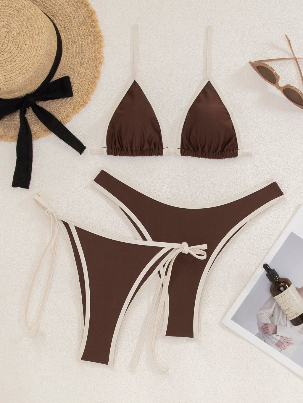 Ensemble bikini triangle pour femmes avec liens ajustables et accents contrastants R&B