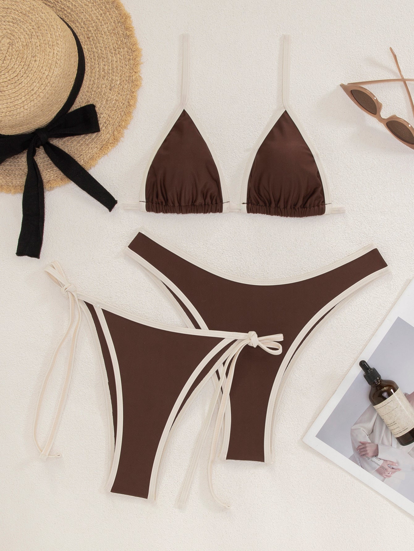 Ensemble bikini triangle pour femmes avec liens ajustables et accents contrastants R&B