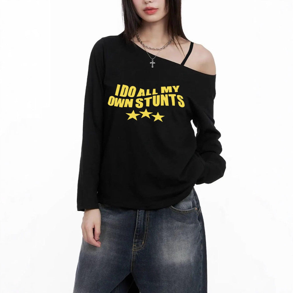 T-shirt long à manches asymétriques et décolleté off-shoulder pour femmes avec un imprimé statement frappant et une coupe oversize décontractée Echo Archiv