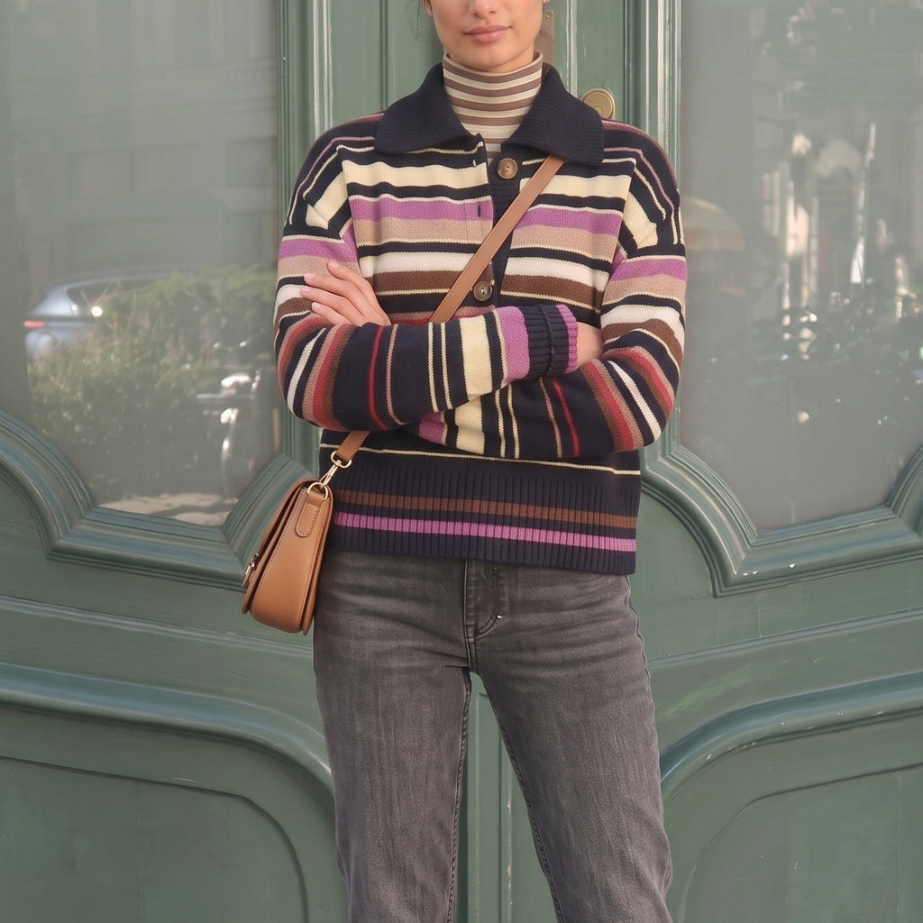 Pull en tricot rayé pour femmes avec col polo et patte de boutonnage Echoarchiv