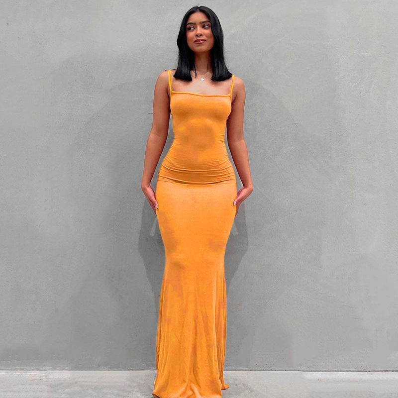 Robe maxi en jersey ajustée pour femmes avec drapés cintrés, manches longues et ourlet évasé Echoarchiv