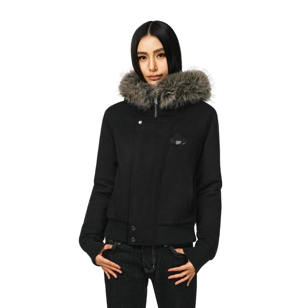 Veste bomber courte pour femmes en imitation peau de mouton avec capuche volumineuse et poignets avec trou pour le pouce Echo Archiv