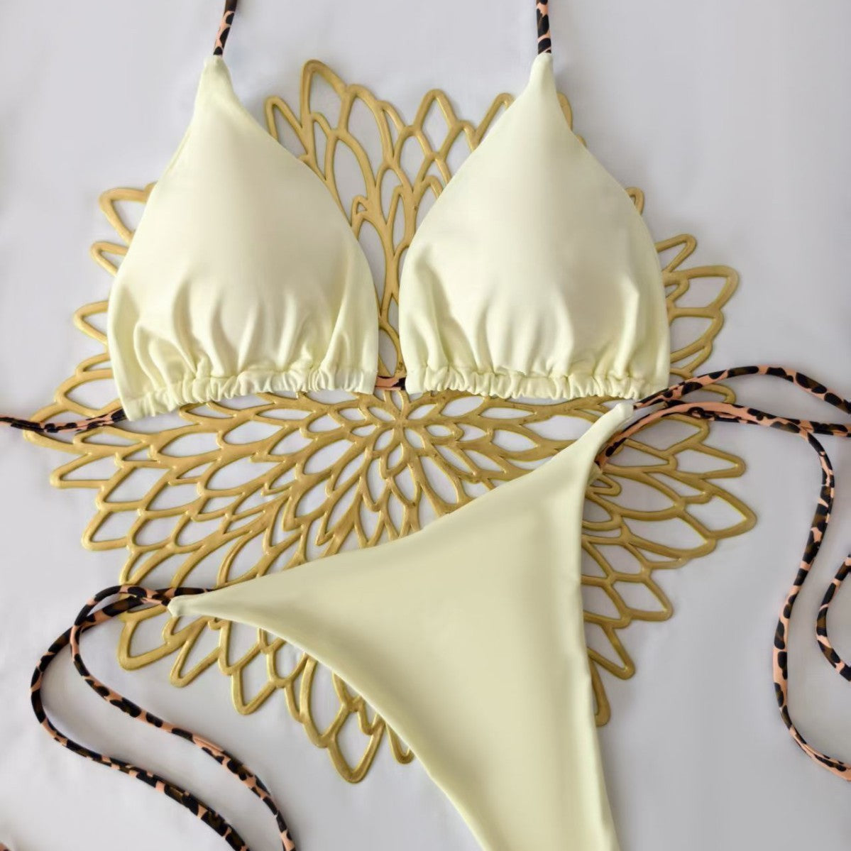 Bikini triangle pour femmes avec détail floral Echo Archiv