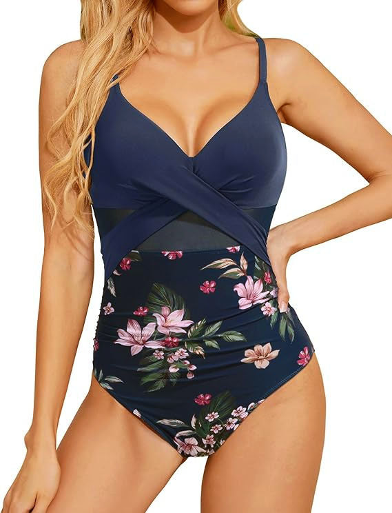 Maillot de bain une pièce haut de gamme pour femmes avec des détails tendance en cut-out R&B