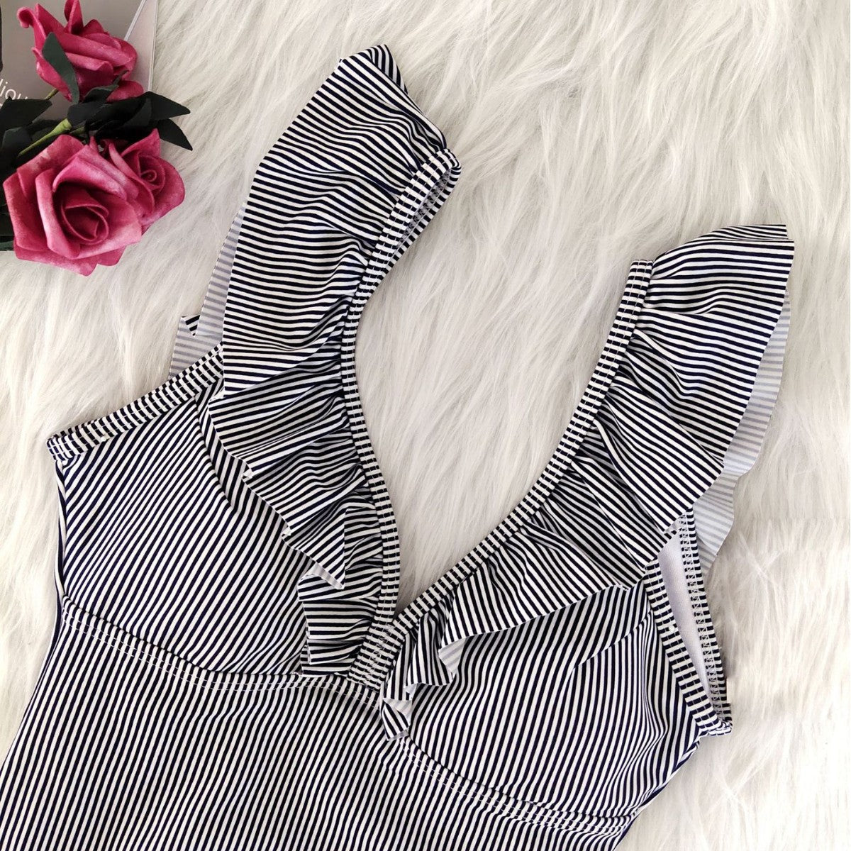 Maillot de bain en éponge pour femmes avec détails en volants R&B
