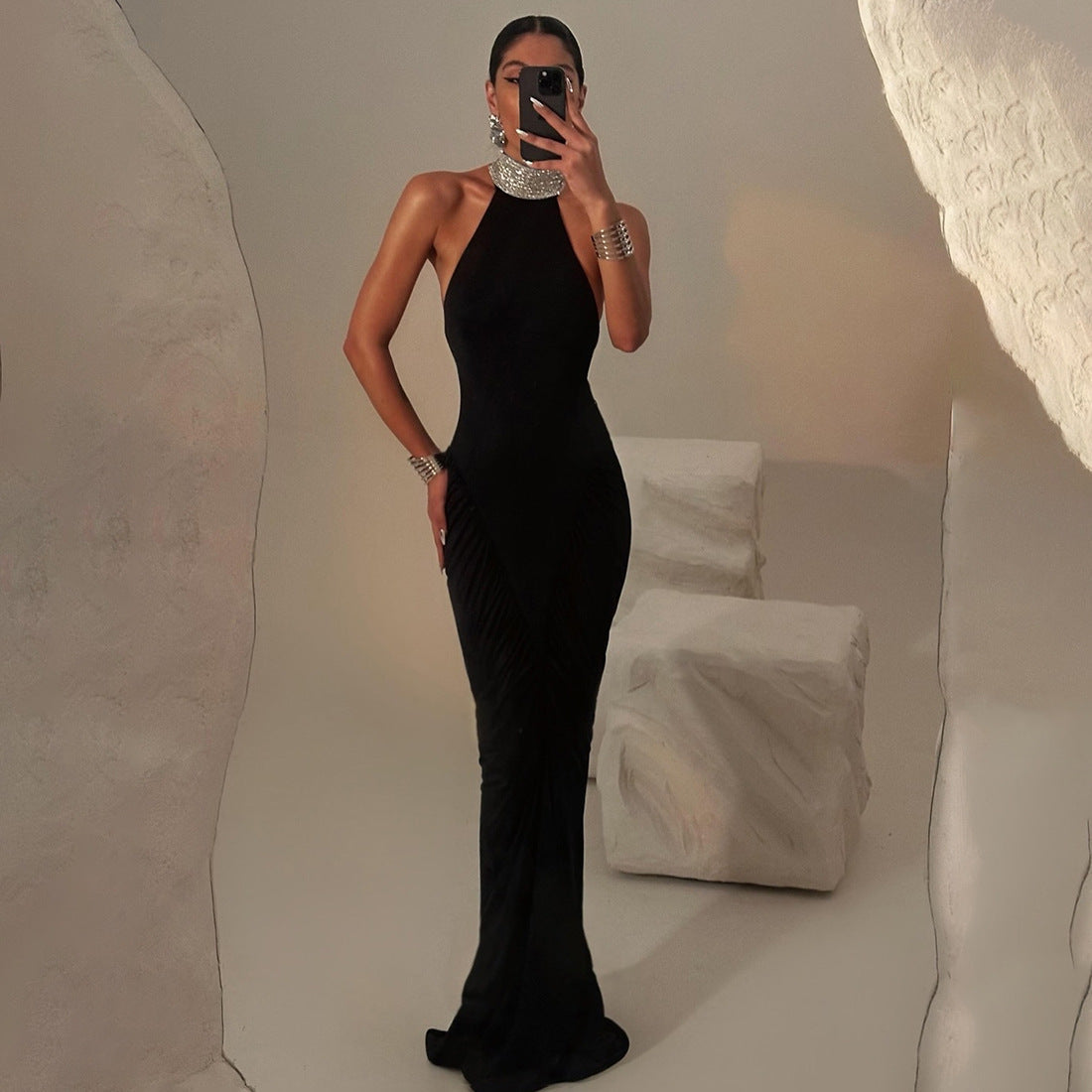 Robe Maxi Élégante pour Femmes avec Design Volumineux en Volants et Col Haut Heidi-Mode