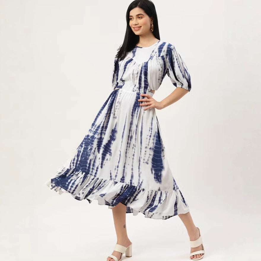 Robe midi pour femmes avec imprimé batik, coupe cintrée, découpe latérale et ourlet volant