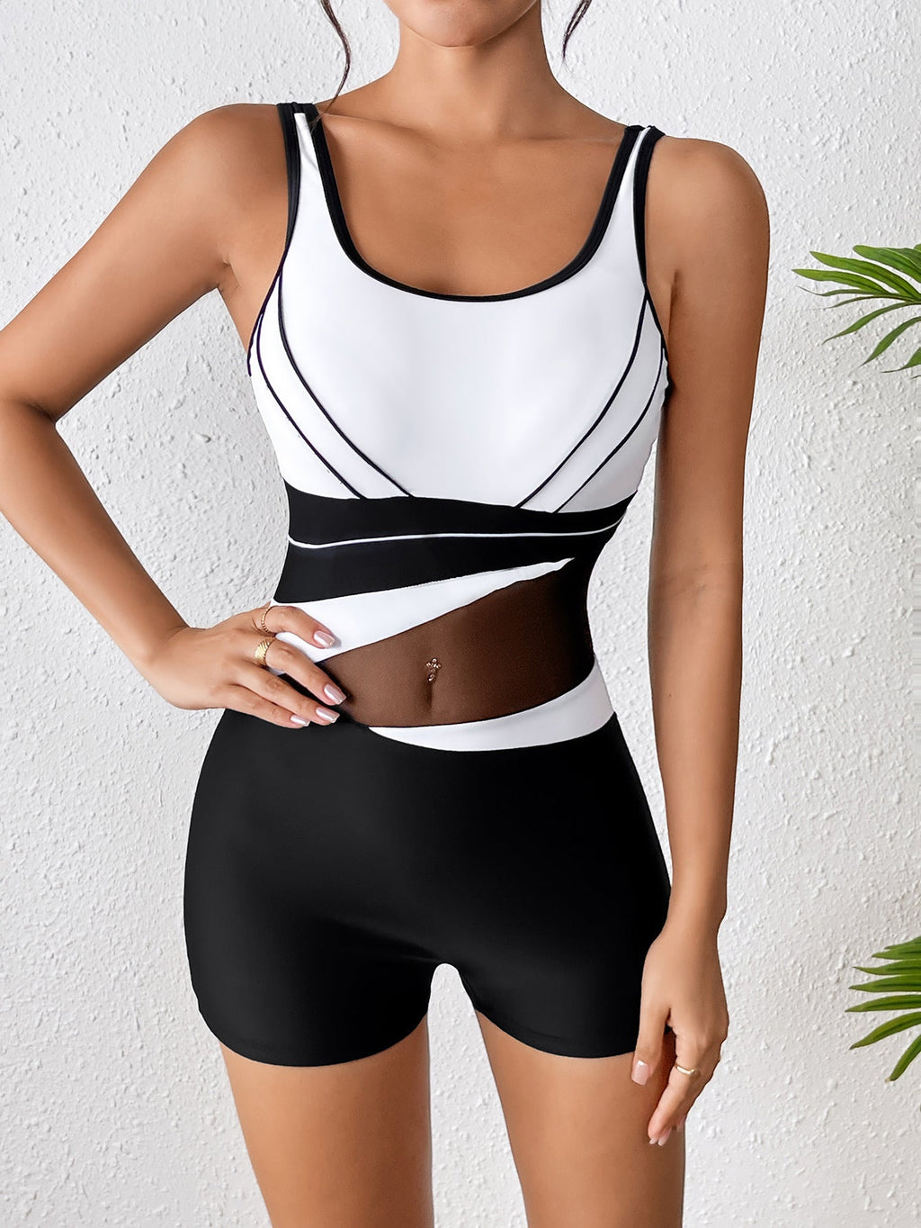Maillot de bain sportif femme à col haut avec design en maille tendance R&B