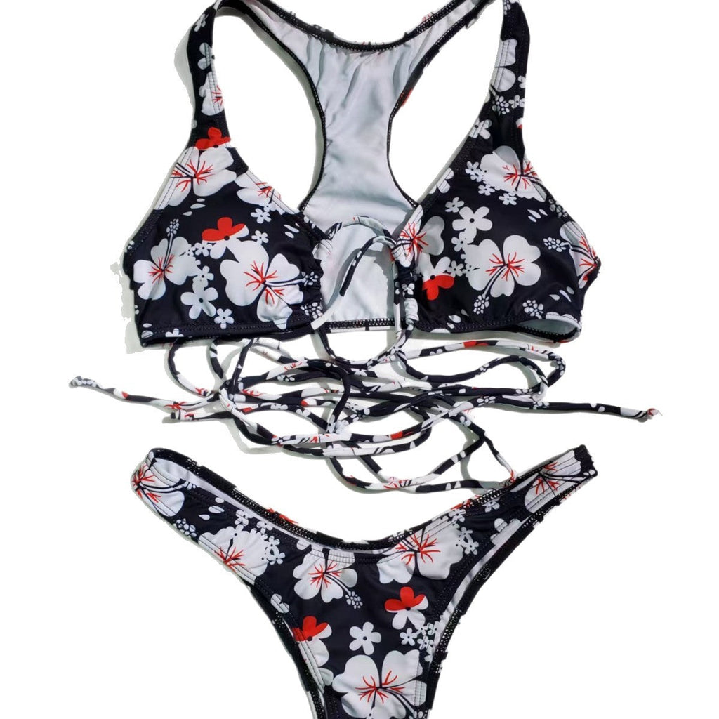 Bikini triangle femme avec un design de lacets captivant et un motif floral R&B