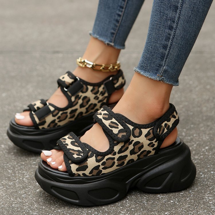 Sandales compensées pour femmes avec fermeture velcro à la mode et semelle profilée tendance R&B