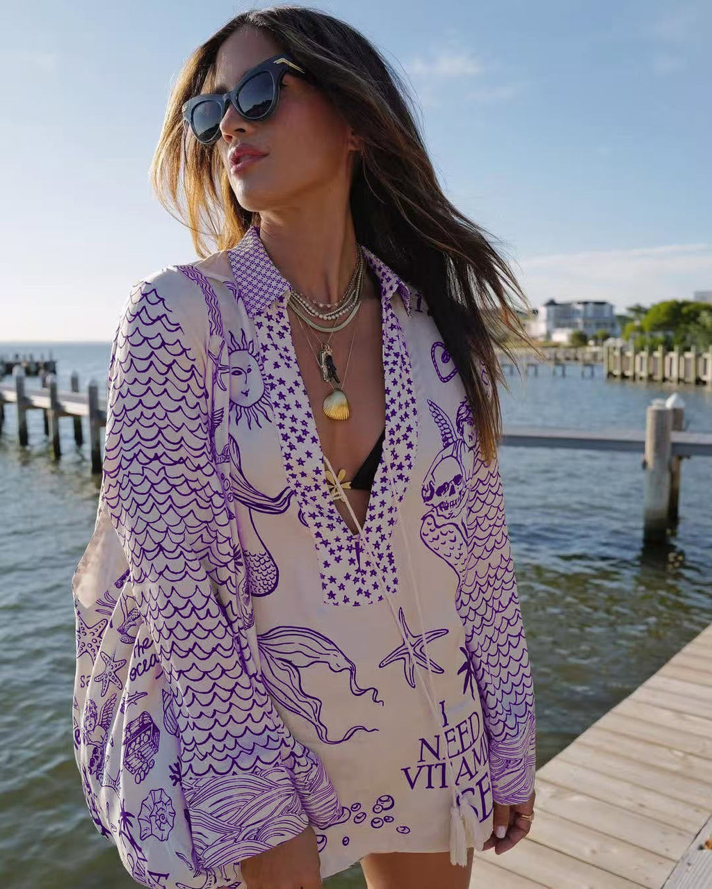 Robe de plage légère pour femmes en forme de tunique avec décolleté en V profond, fermeture à pompons et imprimé nautique R&B