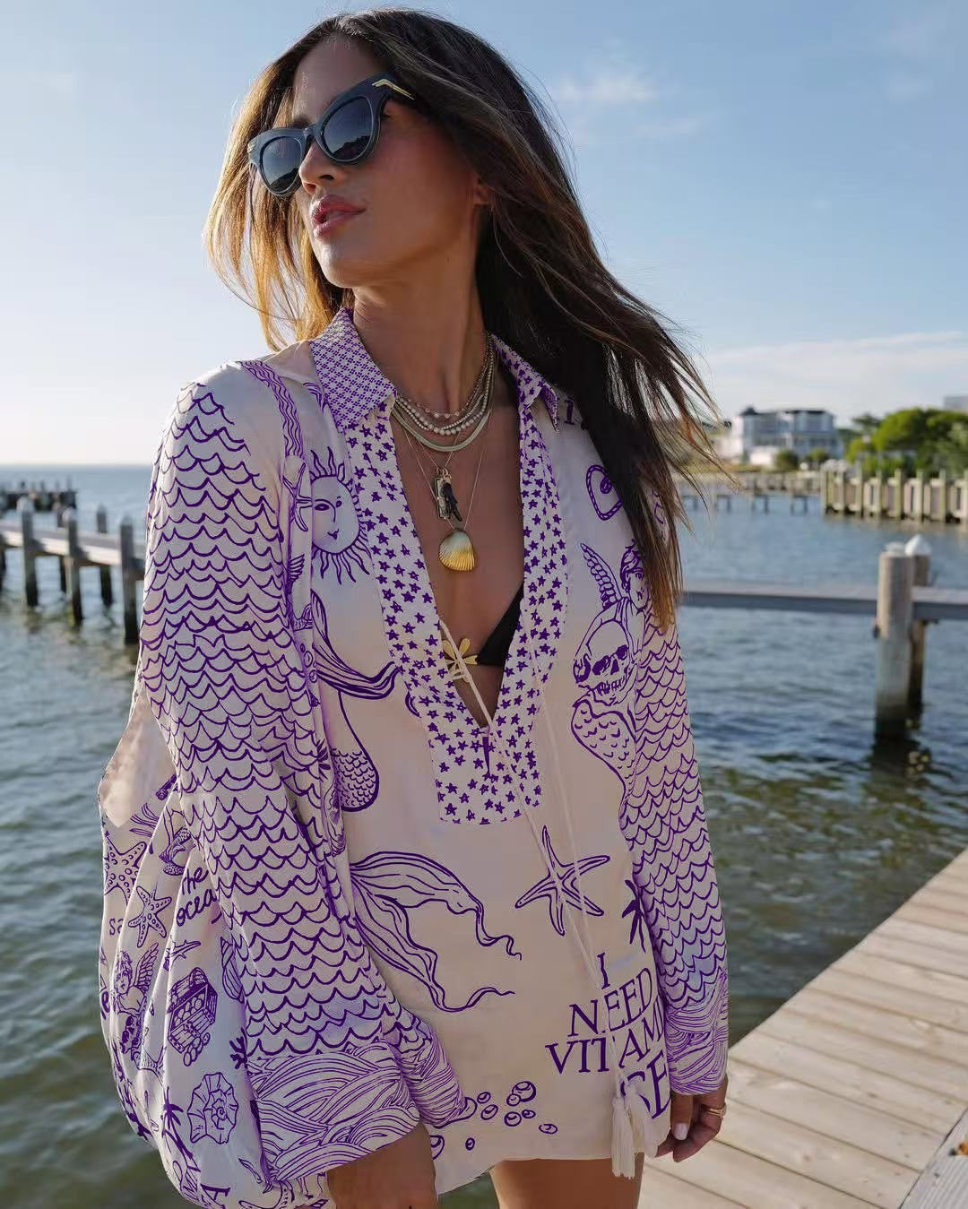 Robe de plage légère pour femmes en forme de tunique avec décolleté en V profond, fermeture à pompons et imprimé nautique R&B