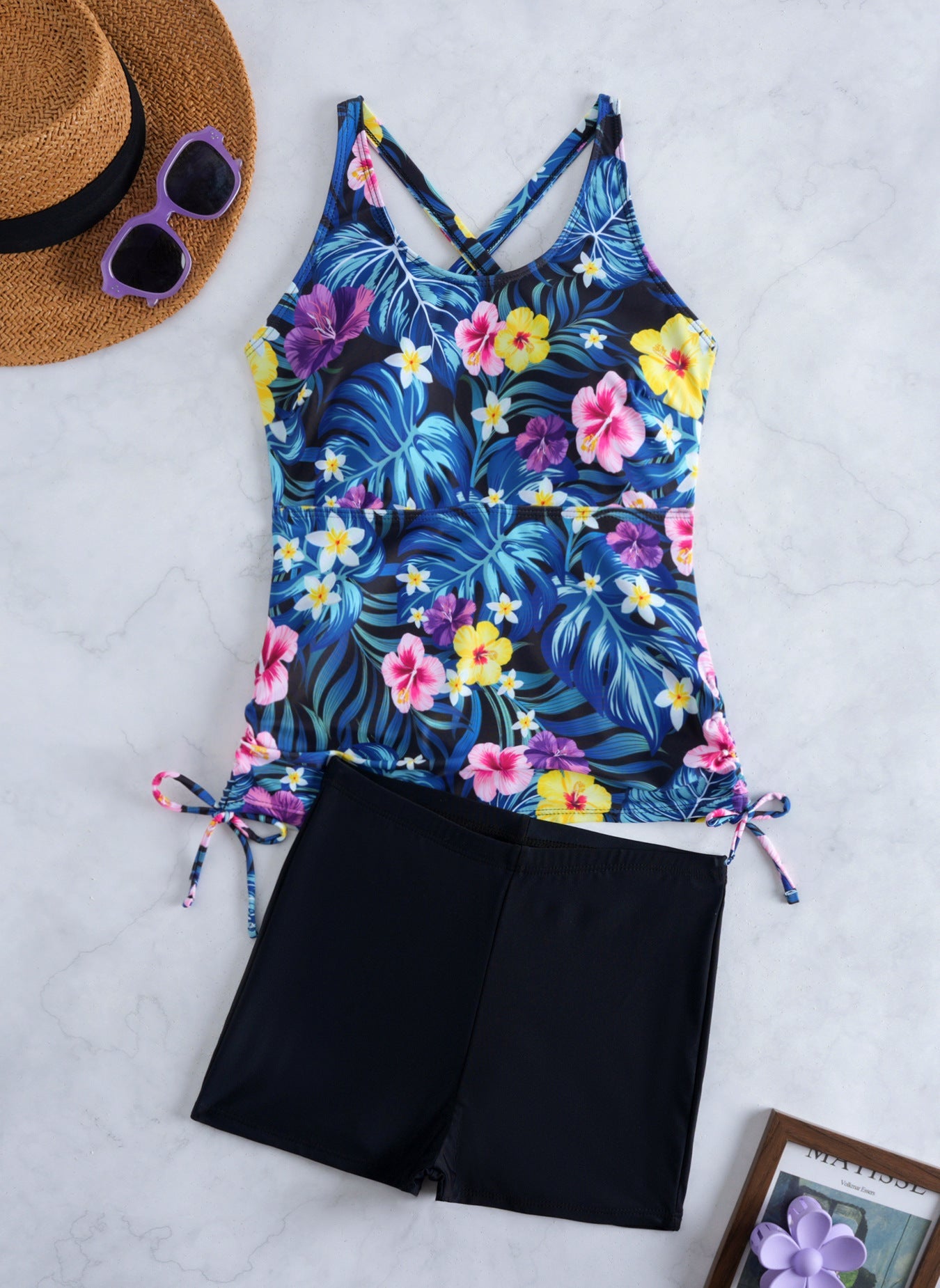 Ensemble Tankini Femme avec design floral tendance et shorts confortables R&B