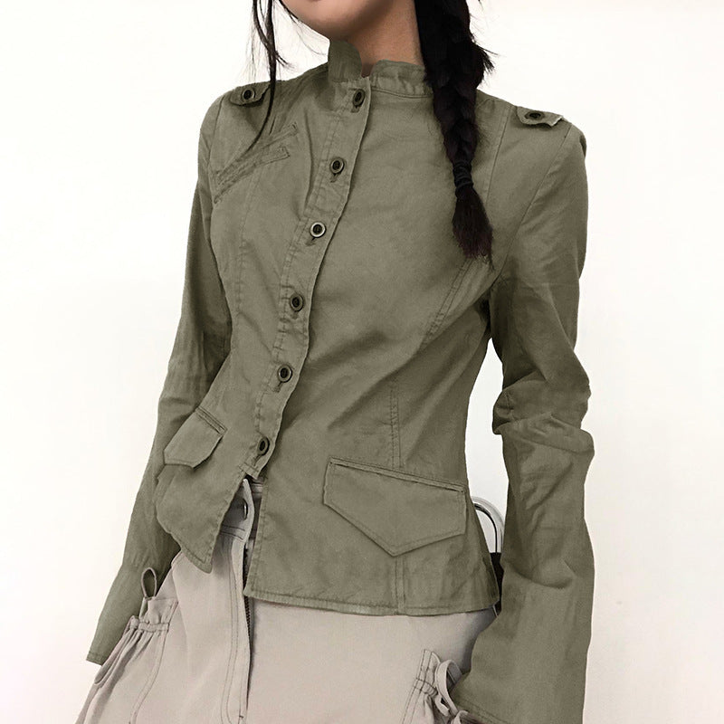 Veste militaire utilitaire cintrée pour femmes avec col montant, épaulettes et poches à rabat Echo Archiv