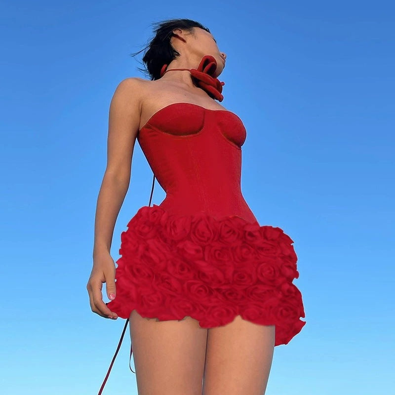 Robe Mini Sexy Femme avec Applications Florales et Décolleté en Cœur R&B