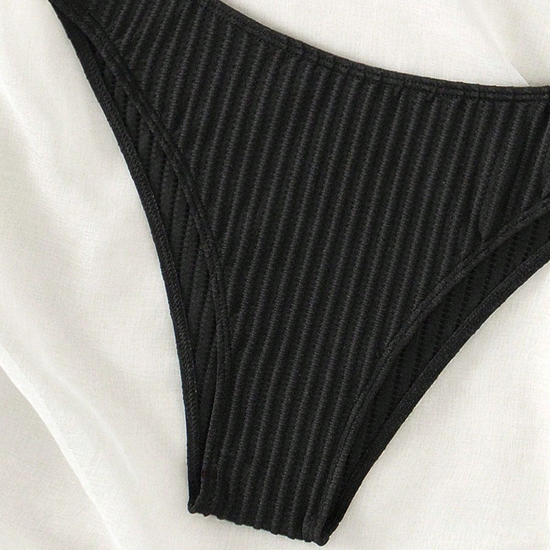 Bikini raffiné pour femmes avec design rayé R&B