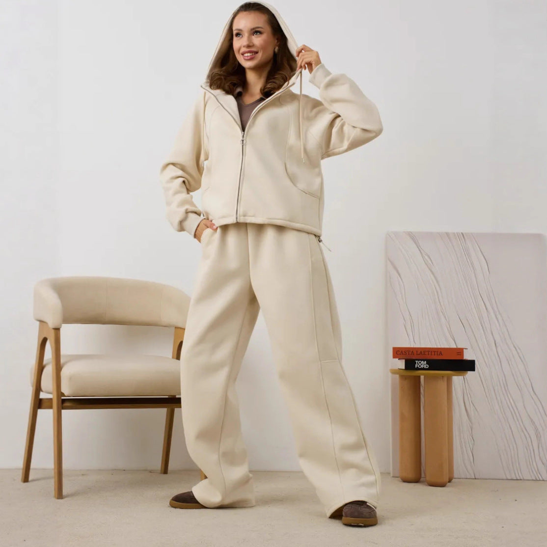 Sweat à capuche zippé oversize pour femmes avec poche kangourou et pantalon de jogging taille haute avec coupe large Set Echo Archiv