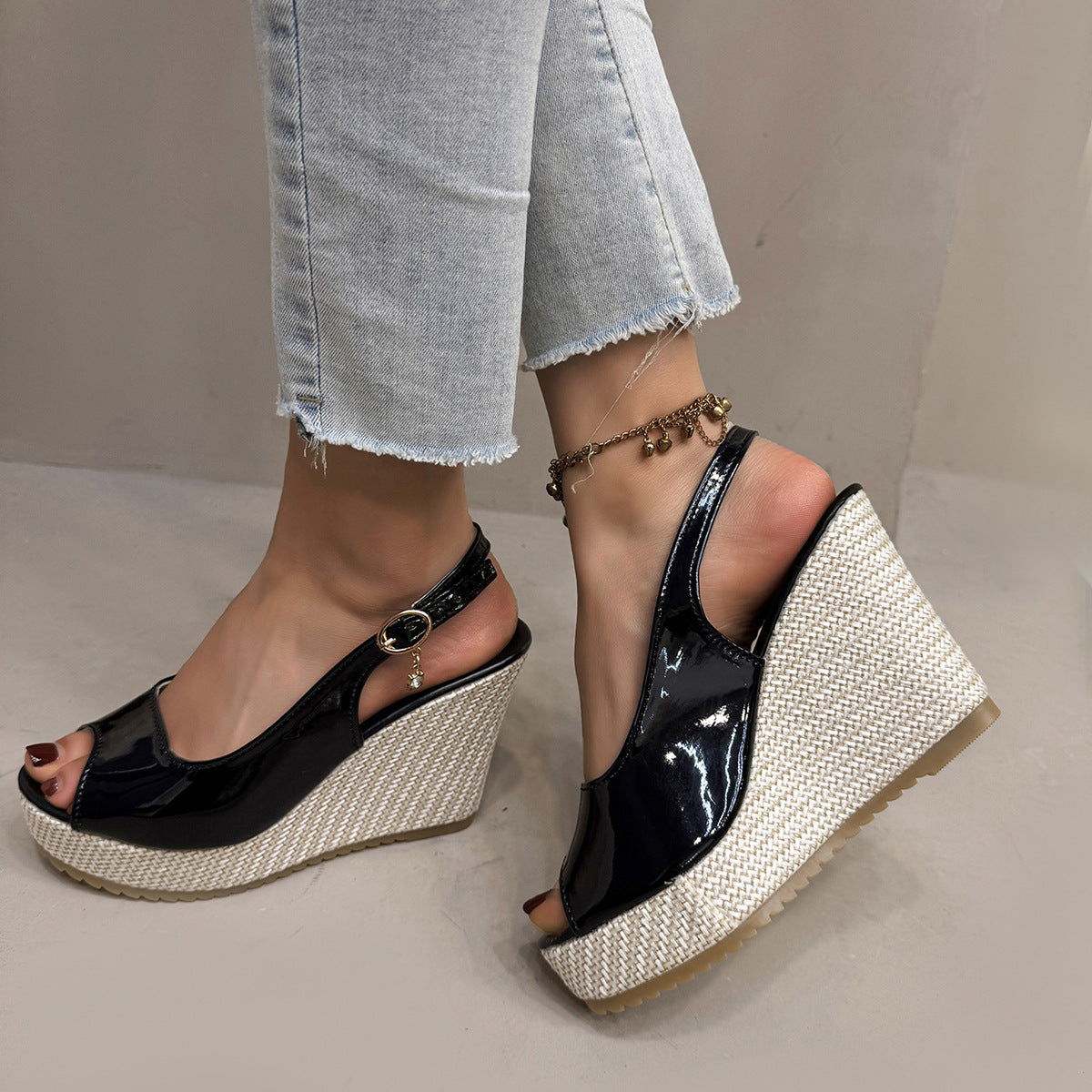 Pantolettes à talon compensé pour femmes avec design de sangle décoratif et semelle confortable R&B