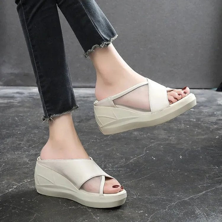 Sandales à talon compensé pour femmes avec surface en mesh respirant et semelle confortable R&B