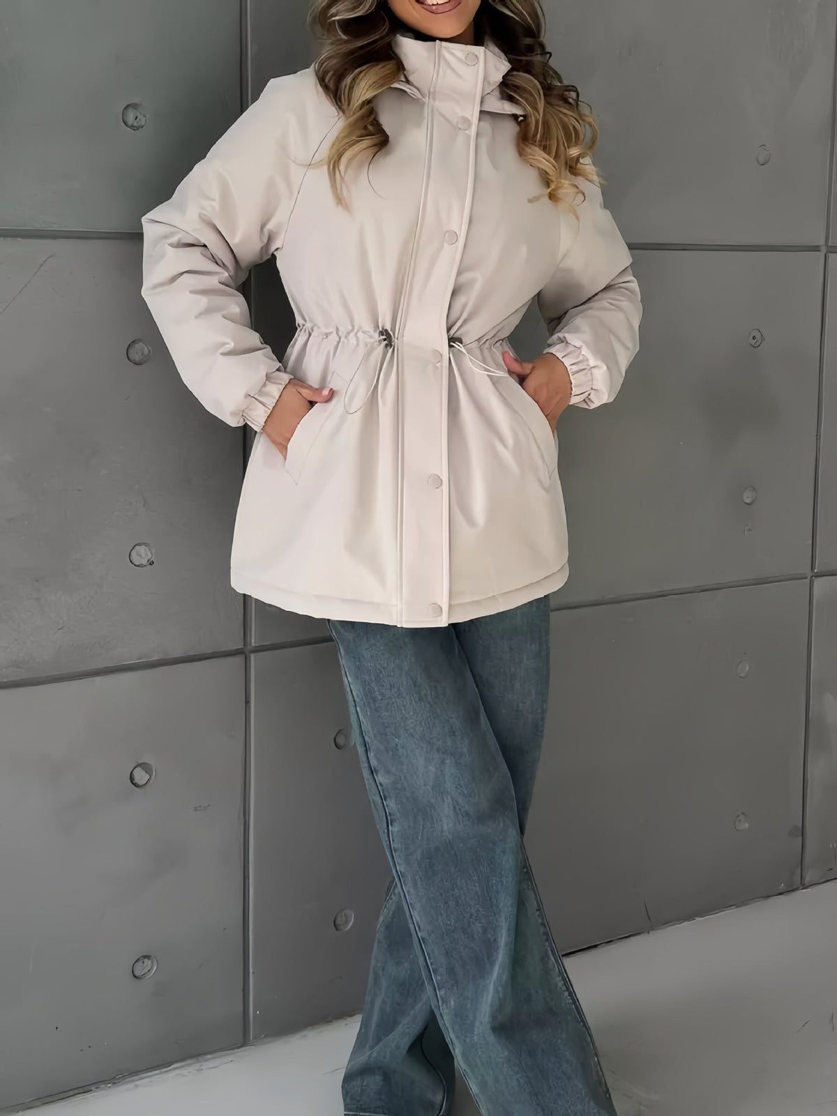 Veste fonctionnelle pour femmes avec taille ajustable