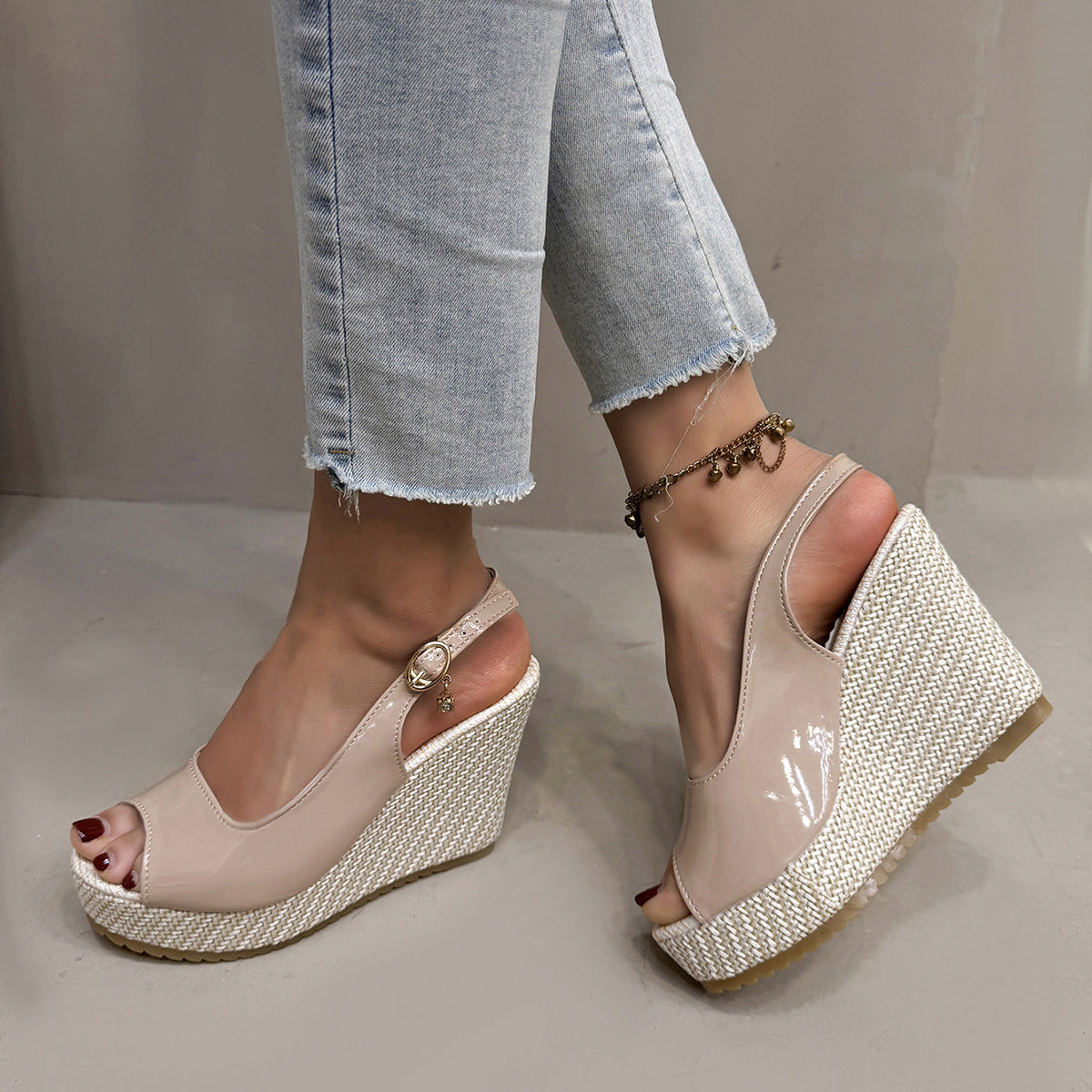 Pantolettes à talon compensé pour femmes avec design de sangle décoratif et semelle confortable R&B