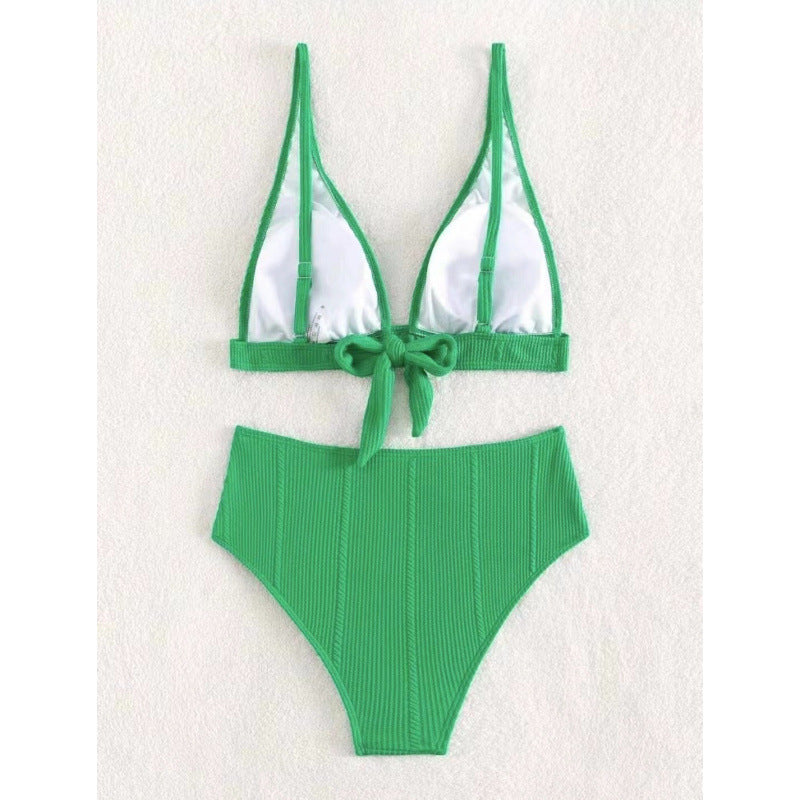 Bikini femme taille haute avec décolleté en V élégant et design côtelé R&B