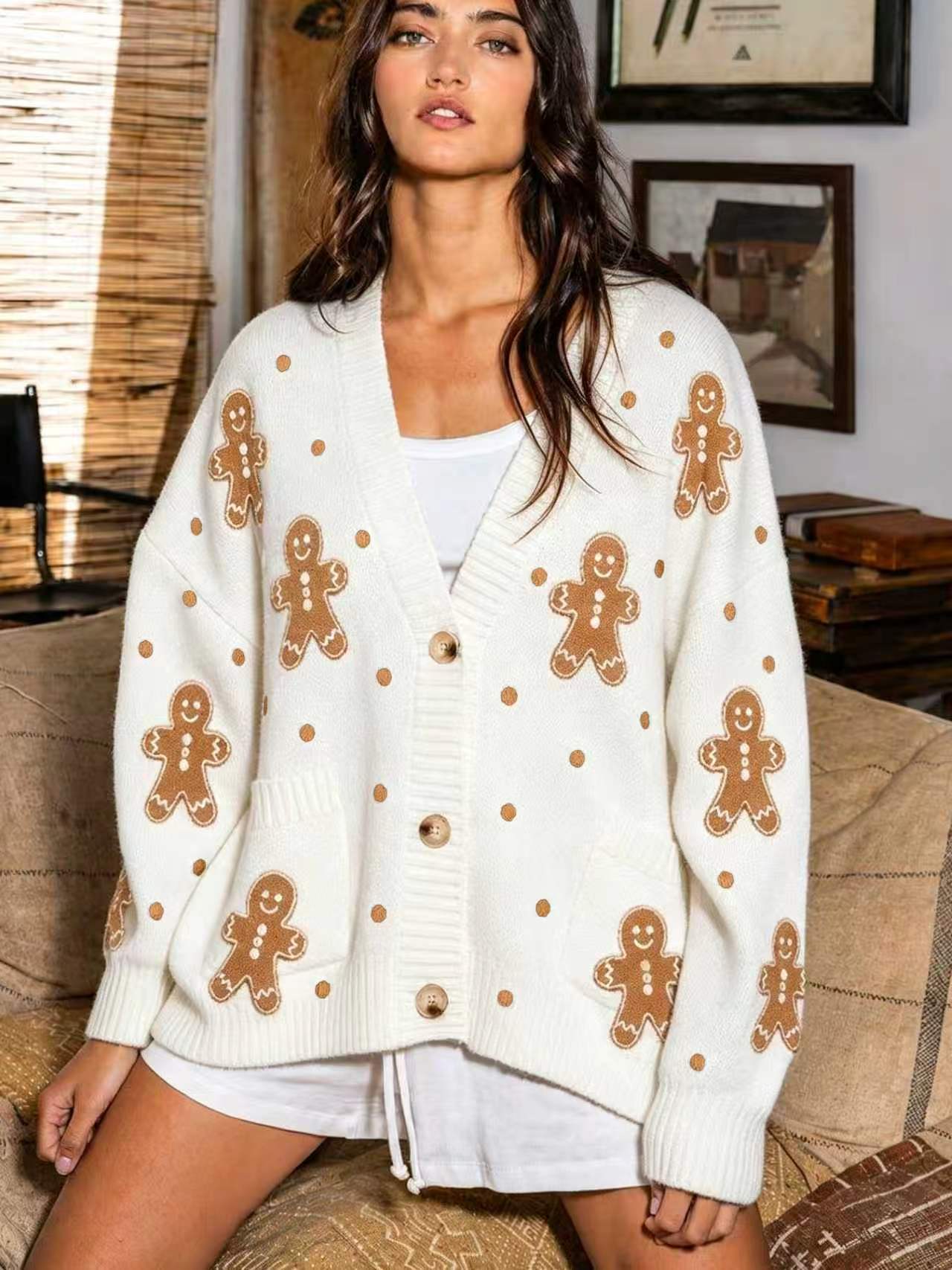 Cardigan en tricot oversized pour femmes avec broderie de pain d'épice et décolleté en V profond Echo Archiv
