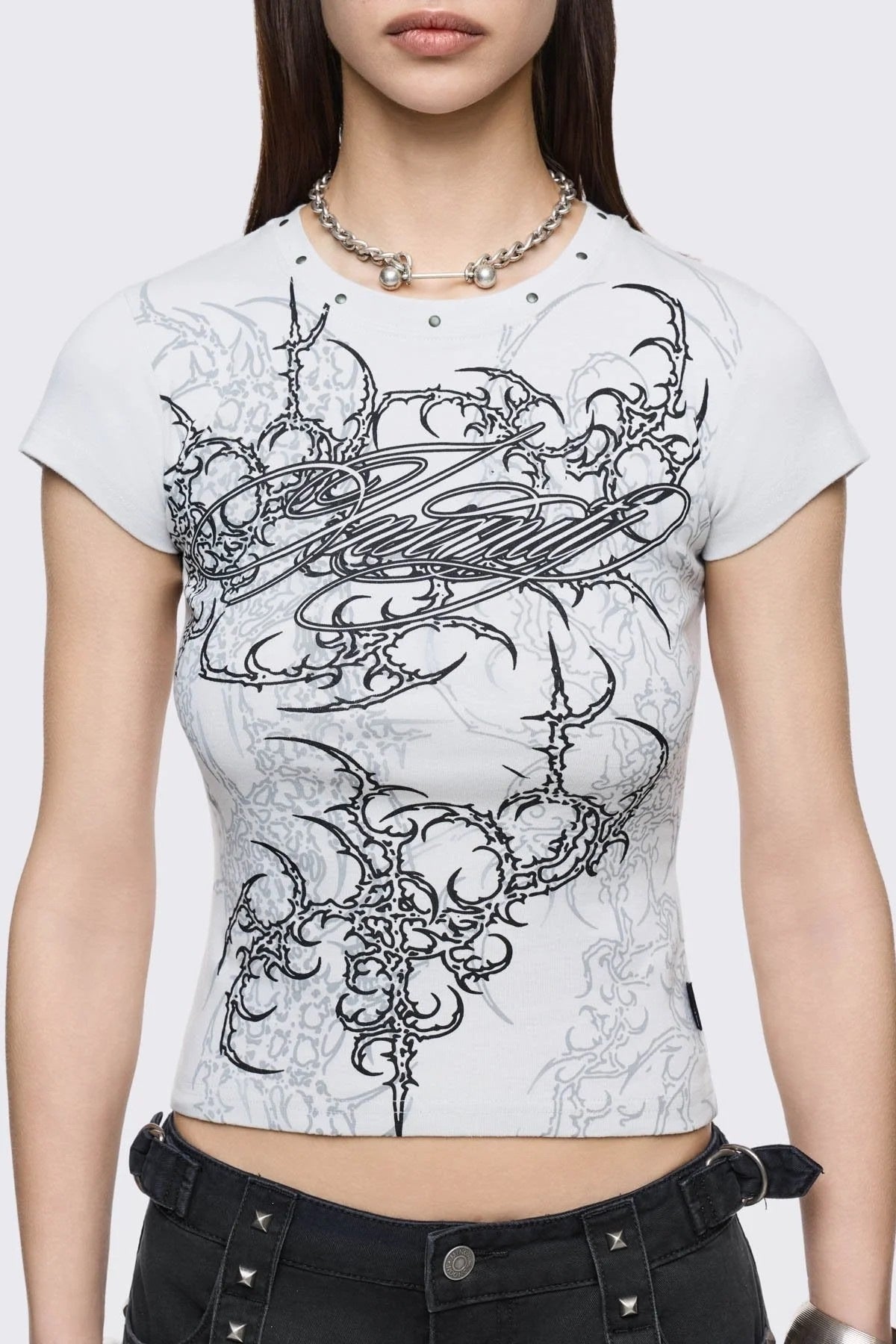 T-shirt court ajusté pour femmes avec design graphique R&B