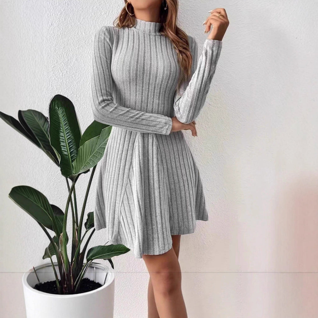 Robe en tricot côtelé pour femmes avec col montant, coupe cintrée en A et manches longues Echoarchiv