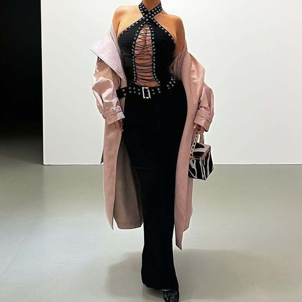 Haut élégant pour femmes avec un design en lacets élaboré et des accents scintillants R&B