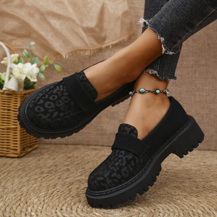 Mocassins pour femmes avec matériau structuré et semelle stylée R&B