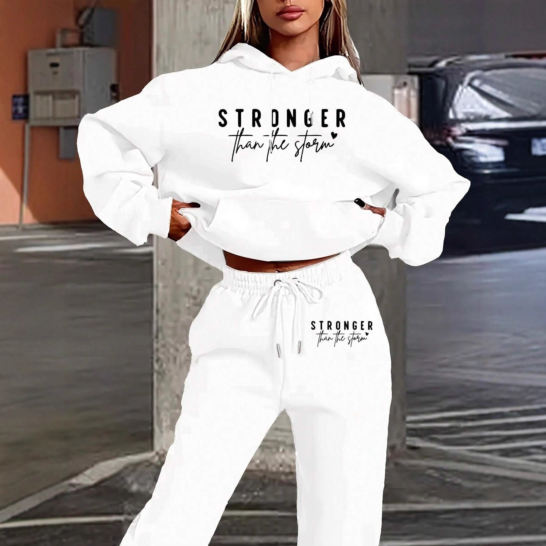 Ensemble de sweat à capuche cropped et de pantalon de jogging pour femmes avec impression statement, poche kangourou et taille élastique Echo Archiv