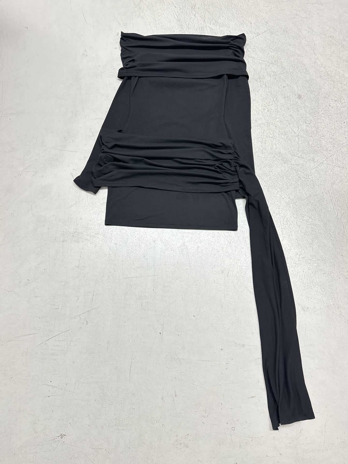 Top à enrouler pour femmes avec des détails de volants raffinés et un tissu fluide Heidi-Mode