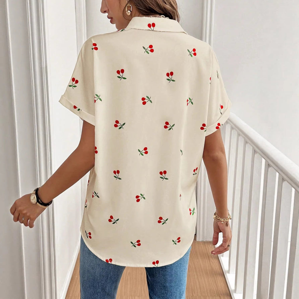 Blouse pour femmes avec un motif de cerises fraîches et une coupe décontractée Heidi-Mode