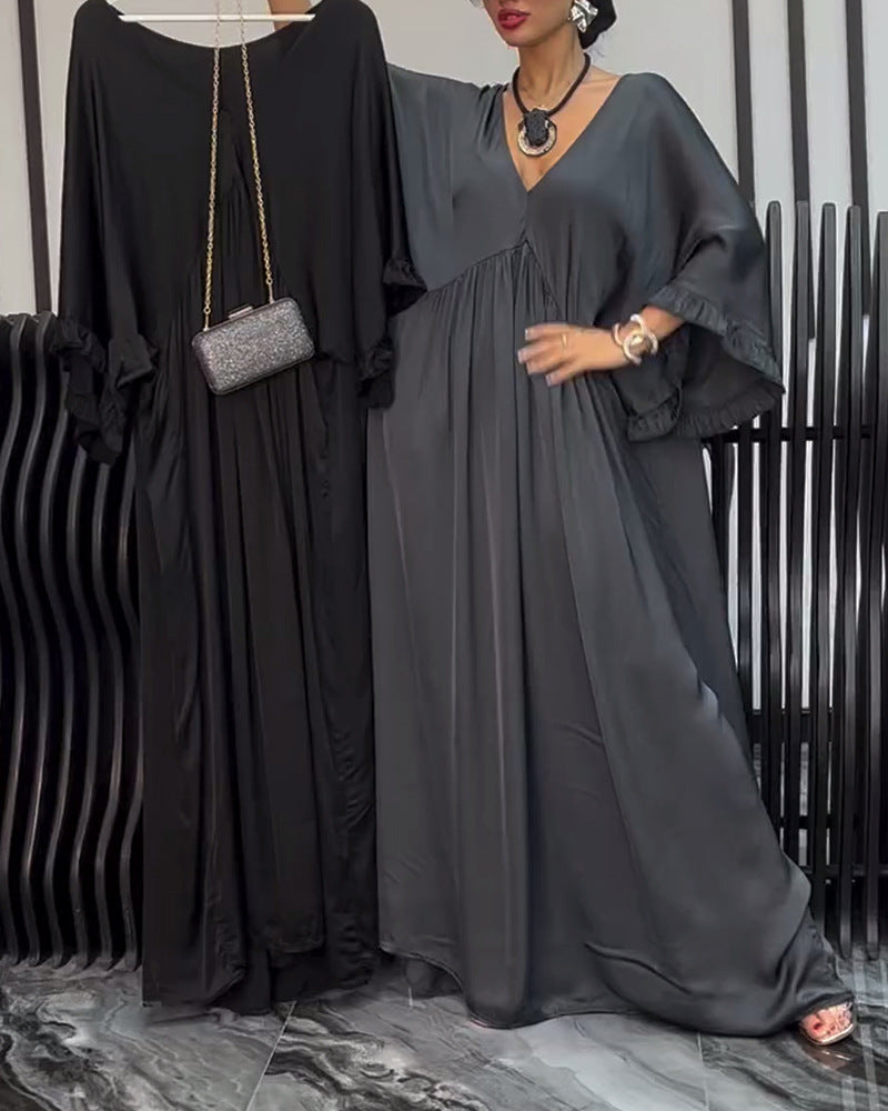 Robe maxi kaftan en satin avec décolleté en V, taille empire froncée et manches volantées R&B