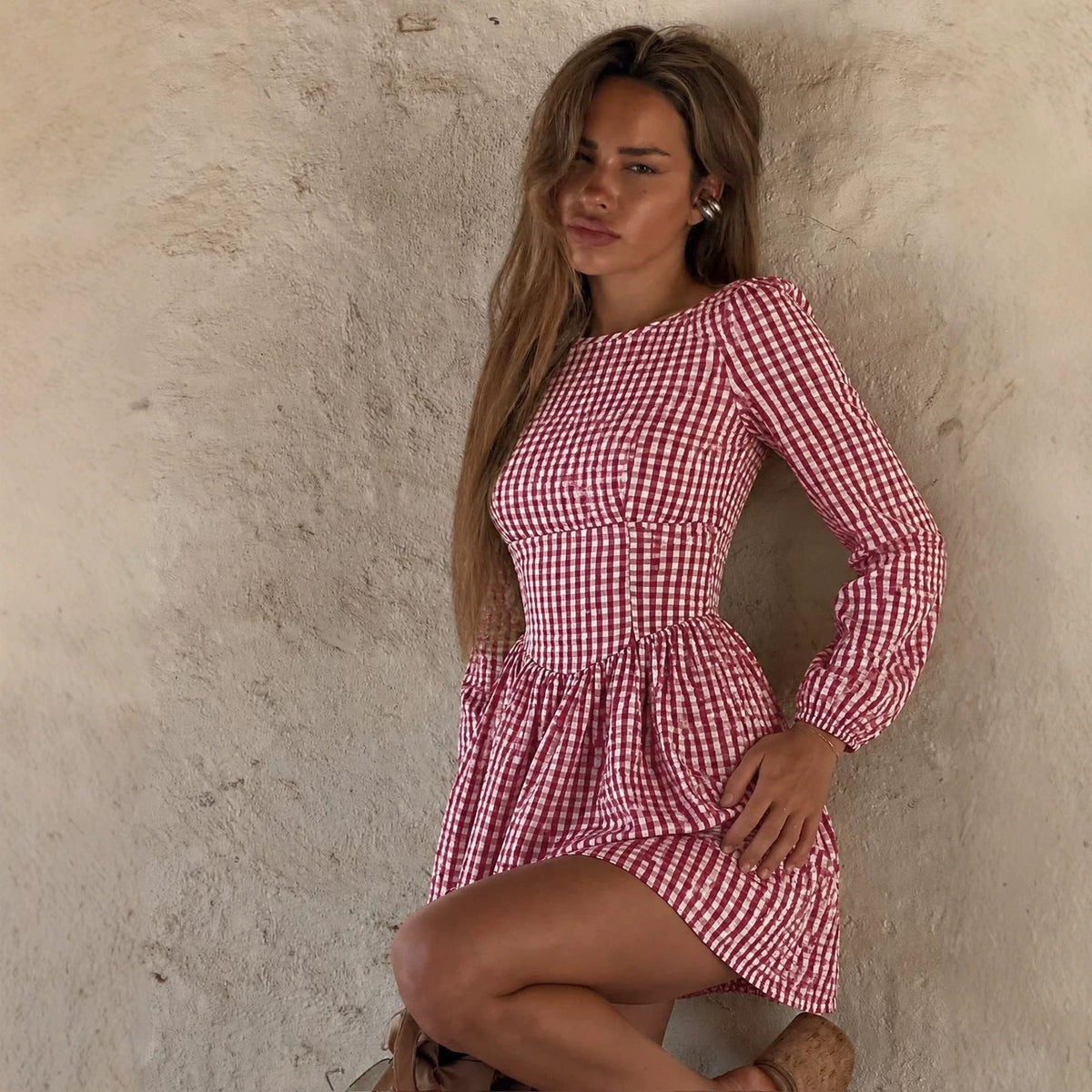 Robe mini ajustée à carreaux Vichy pour femmes avec manches longues, couture cintrée et jupe volumineuse Echo Archiv