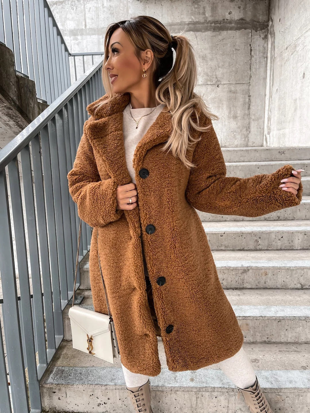 Manteau long en Teddy Faux-Shearling à boutons pour femmes avec col à revers Echoarchiv