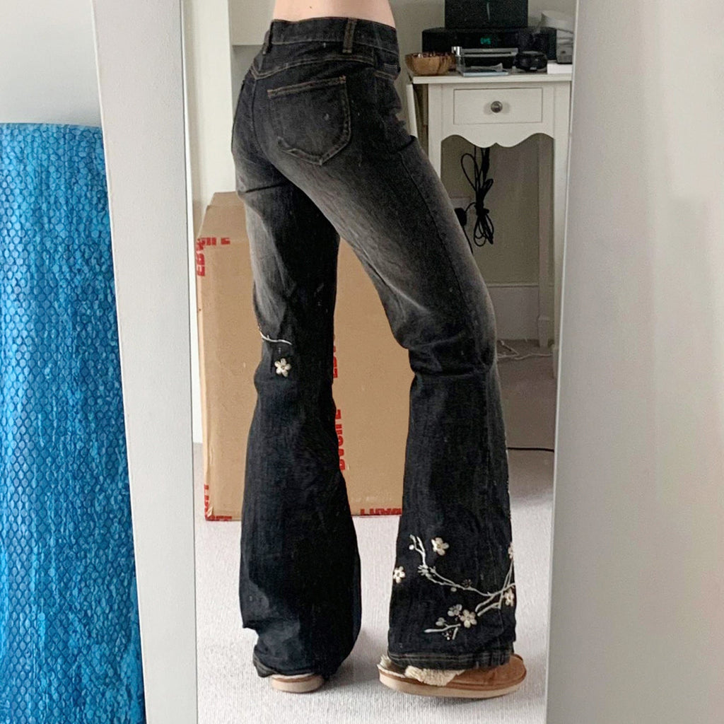 Jean femme taille haute avec broderie florale, denim stretch et coupe cinq poches Echo Archiv